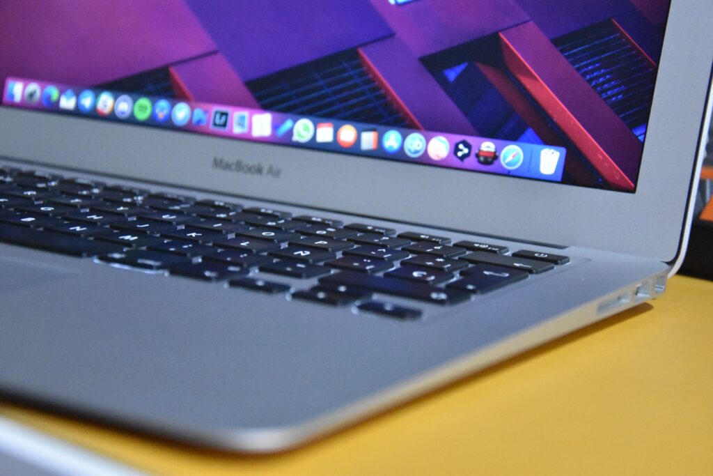 mac-book-air-laptop-header